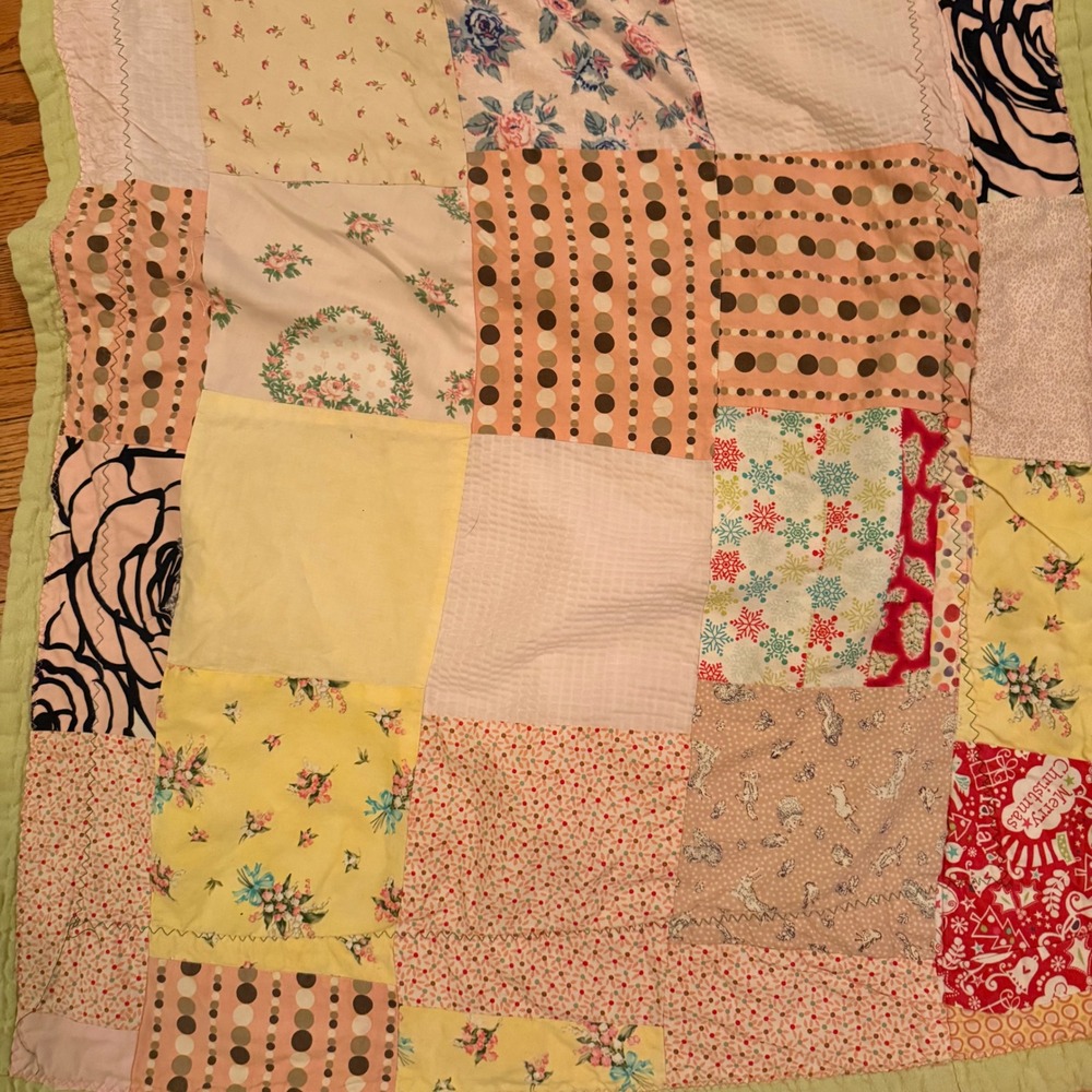 1.a.0.0.7.g Handmade Scrap Patchwork Quilt Eclectic Mixed Fabric Lap/Throw OOAK